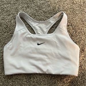 women’s nike sports bra